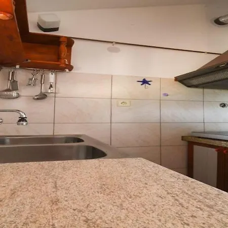 Kostanjevac With Terrace And Sea View 아파트