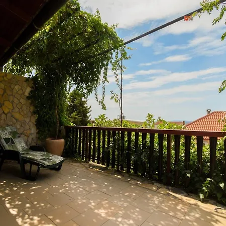 Kostanjevac With Terrace And Sea View Vir